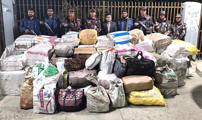 কুমিল্লা সীমান্ত থেকে ১ কোটি ৮৬ লাখ টাকার ভারতীয় মালামাল জব্দ